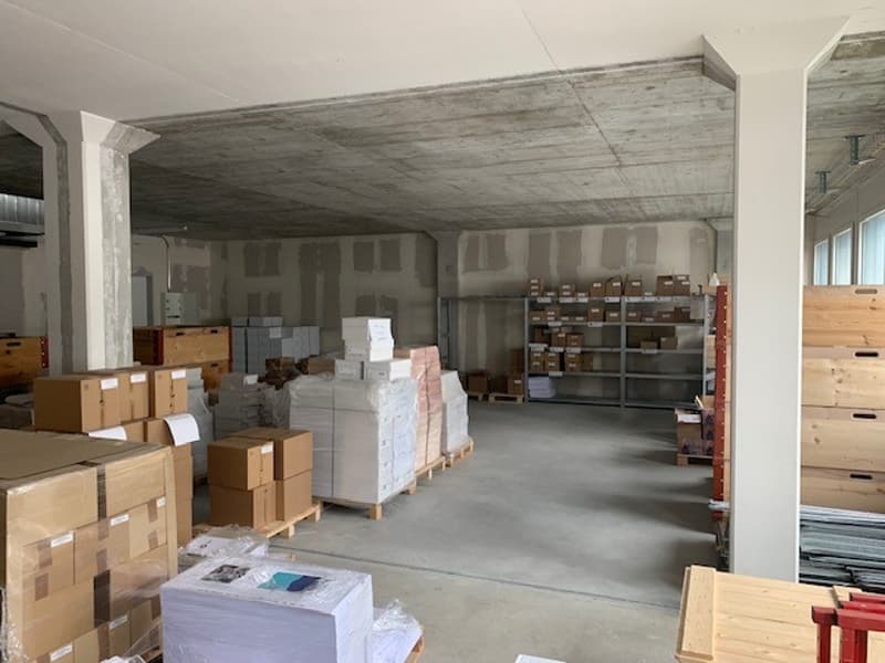 Idealer Standort für Labor/Showroom oder verarbeitendes Gewerbe 130 m2 oder 179 m2 (4)
