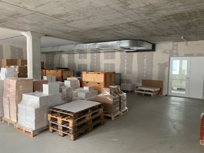 Idealer Standort für Labor/Showroom oder verarbeitendes Gewerbe 130 m2 oder 179 m2 (5)