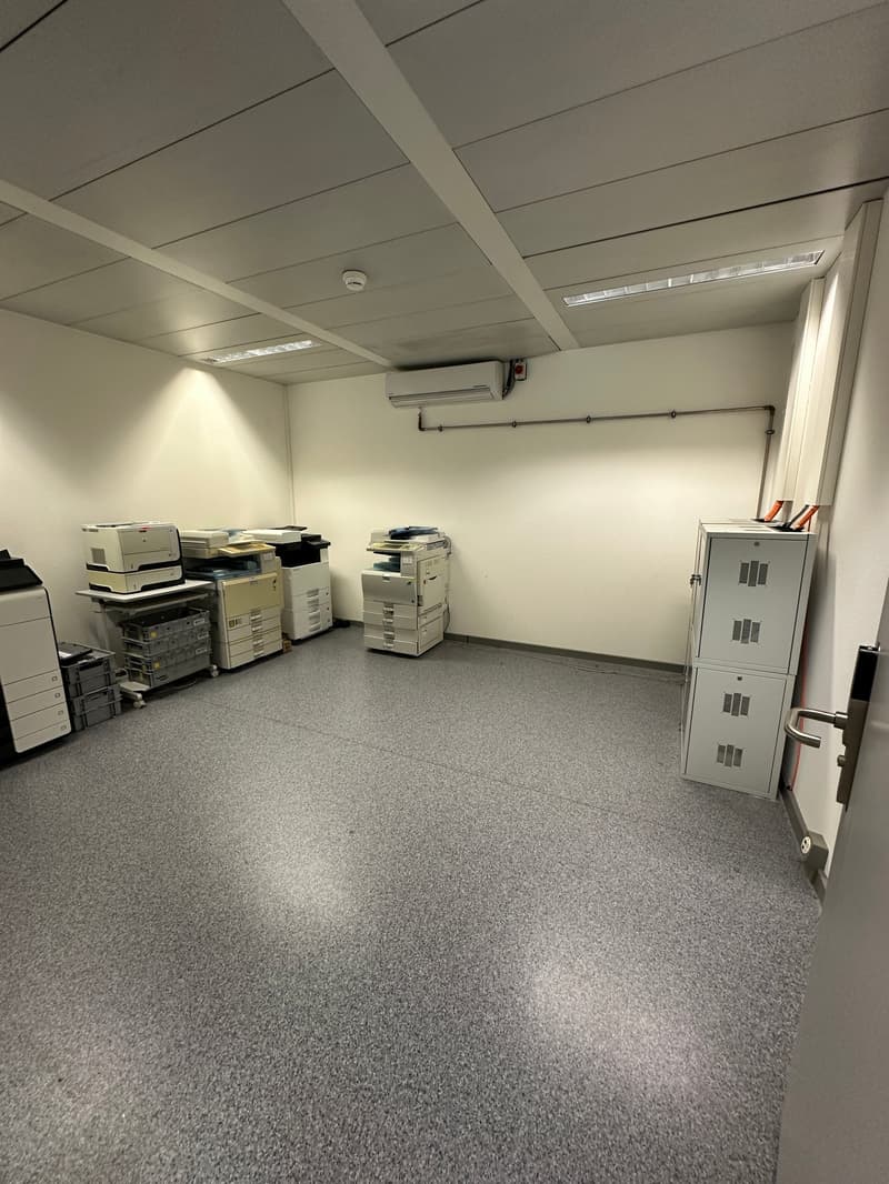 Bright office on the 4th floor in Dübendorf – available immediately (5)