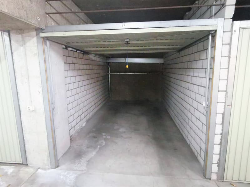 Boîte de garage individuelle fermable à louer dans un parking souterrain (3)