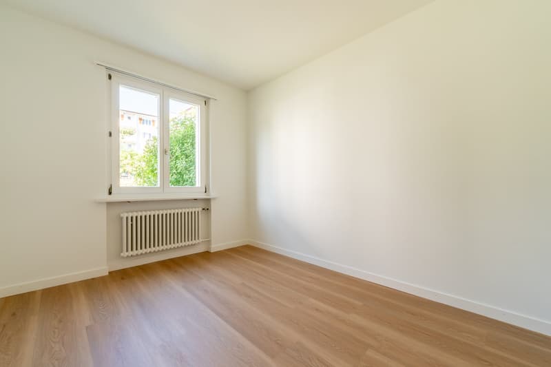 Appartamento di 4 locali luminoso con balcone in zona tranquilla – Beinwil am See (10)
