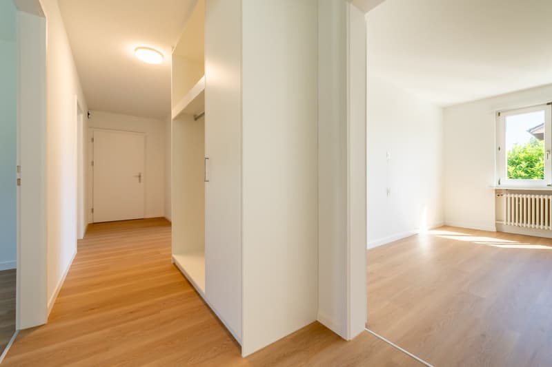 Appartamento di 4 locali luminoso con balcone in zona tranquilla – Beinwil am See (6)