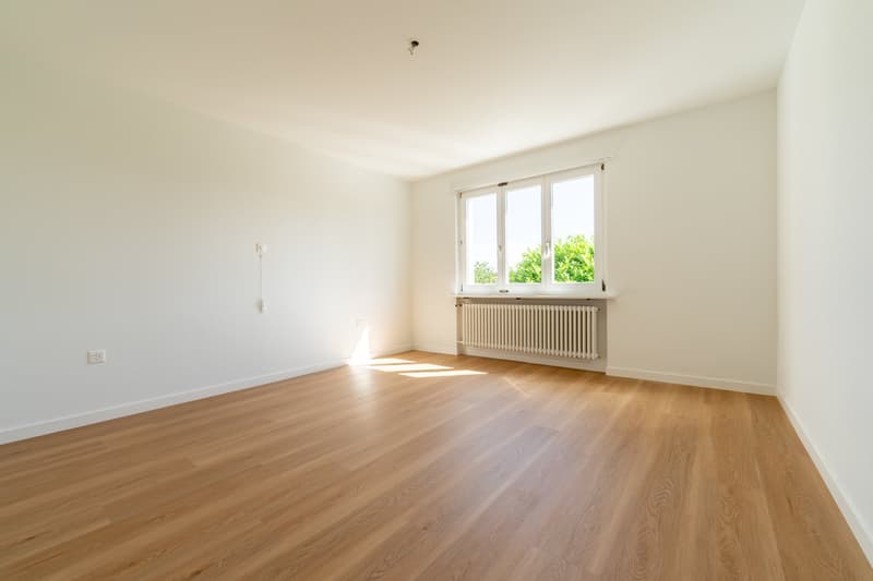 Appartamento di 4 locali luminoso con balcone in zona tranquilla – Beinwil am See (9)