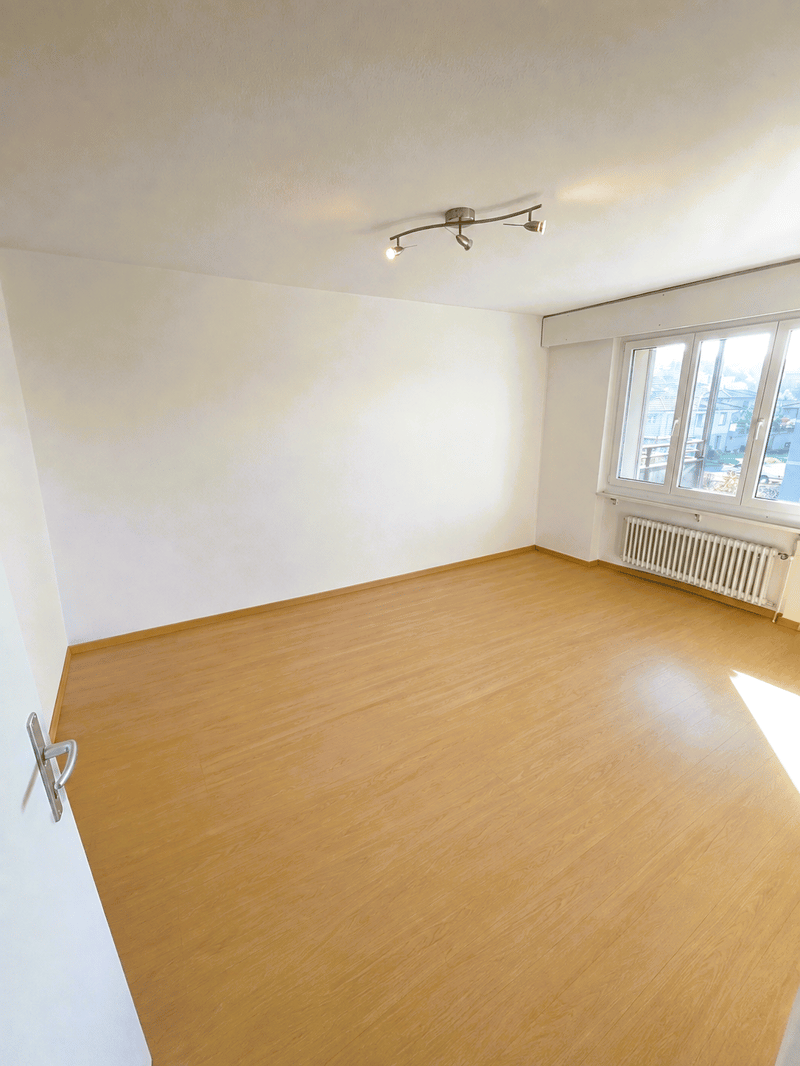 Helle 2.5-Zimmer-Wohnung mit Balkon in Rothrist (5)