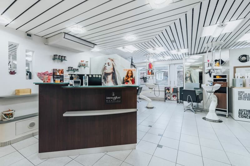 Hairdressing Salon (Commercial Space) 108m2 with two auxiliary rooms à 32m2 for rent (1)
