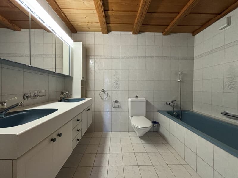 Appartamento di 4 camere in una casa di 5 famiglie (4)
