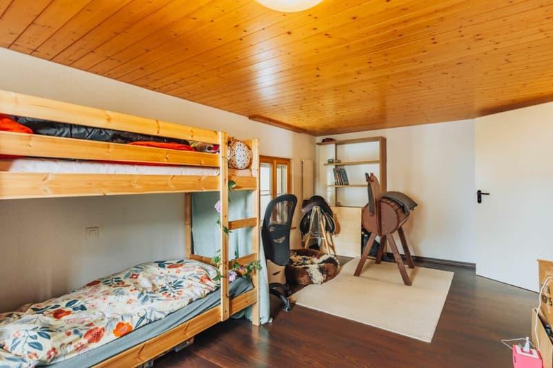 Habitation multigénérationnelle dans deux unités avec beaucoup d'espace (283m2) (15)
