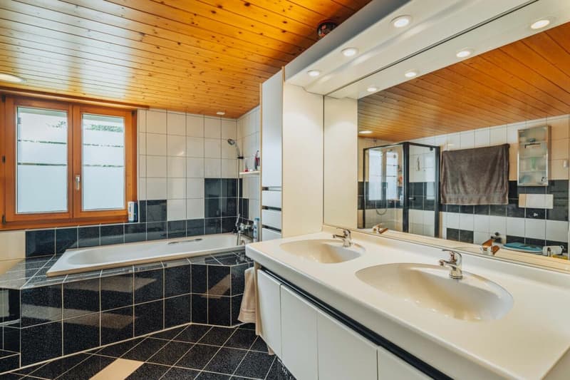 Multi-Generational Living in Melchnau (over 280 m2 Living Space) (9)