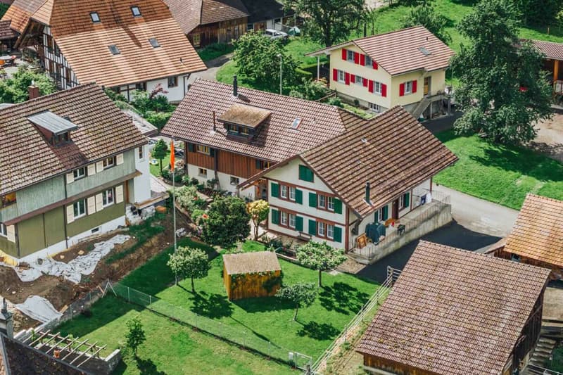 Multi-Generational Living in Melchnau (over 280 m2 Living Space) (2)