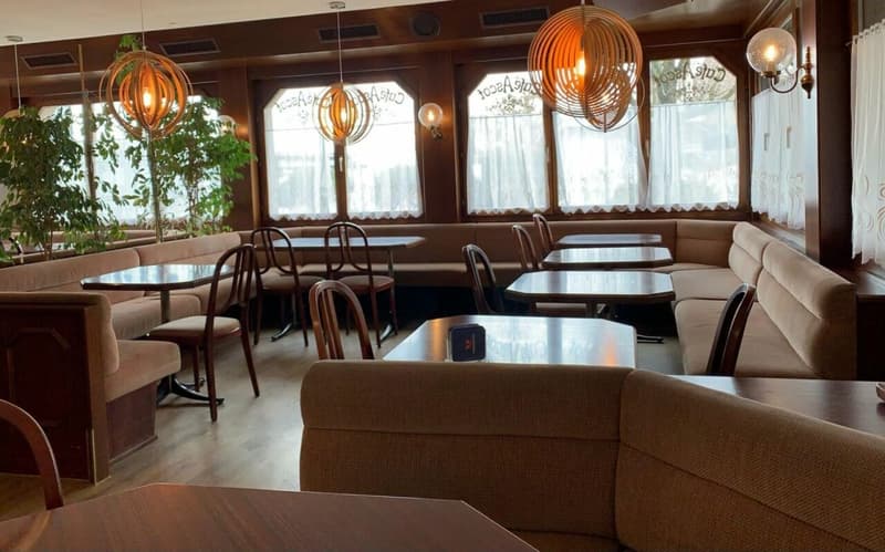 Café / Restaurant an top Lage beim Bahnhof und an der Kantonsstrasse (5)