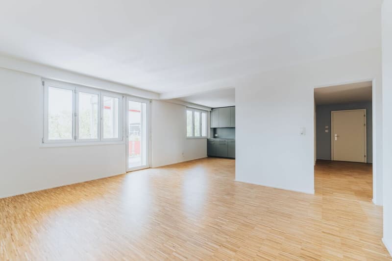 Erstbezug nach Komplettsanierung: 3.5 Zimmer-Wohnung (90m2) mit vielen Extras (2)