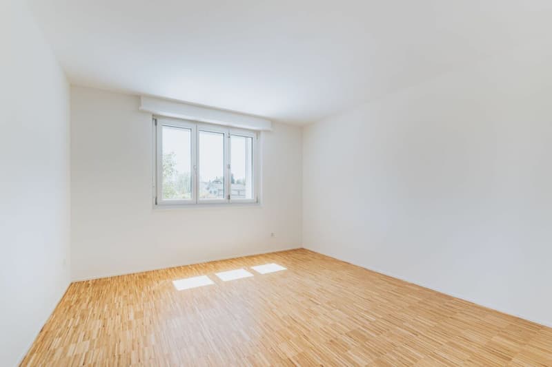 Erstbezug nach Komplettsanierung: 3.5 Zimmer-Wohnung (90m2) mit vielen Extras (7)