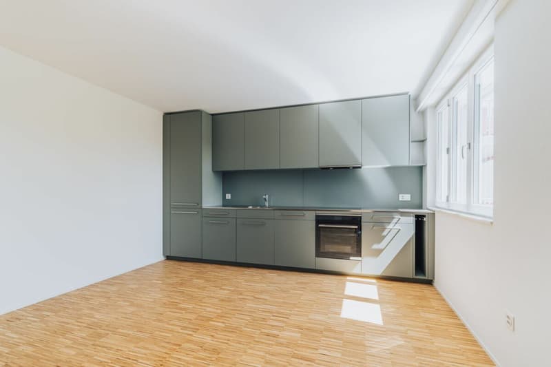 More space for the essentials: High-quality 2.5-room apartment in the center with 70m2 (2)