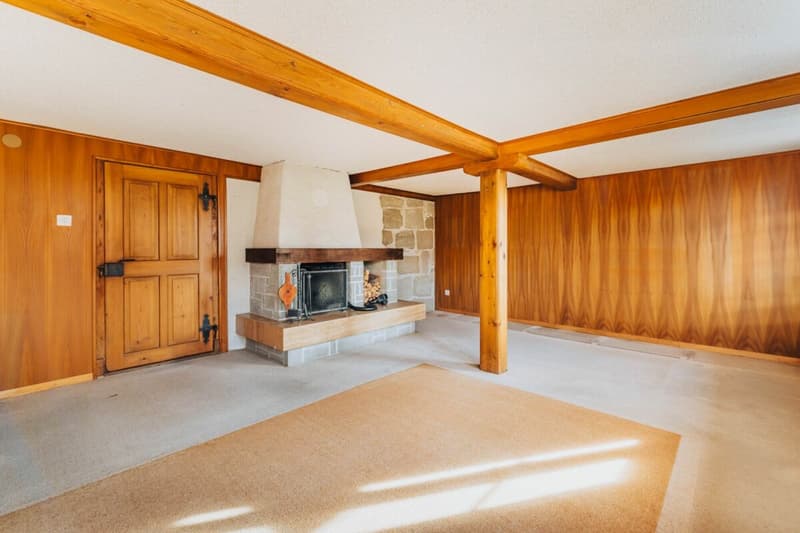 Historic farmhouse with development potential in the village center of Madiswil (7)
