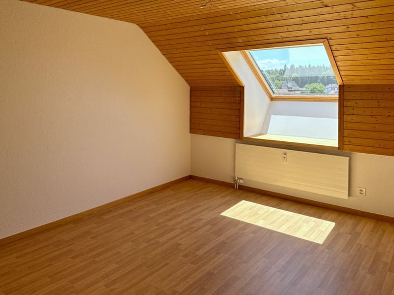 Renovated 4 1/2-room attic apartment with gallery (8)
