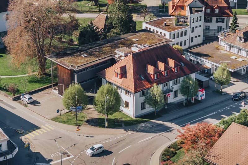 Representative commercial property in the town center: versatile and in top condition (1)