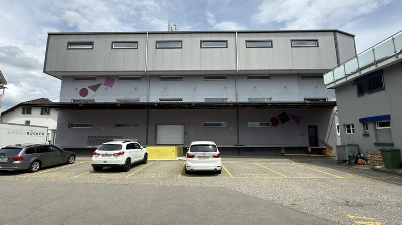 Spazio commerciale attraente a Niederbipp con collegamento stradale ottimale e vicinanza alla stazione (3)