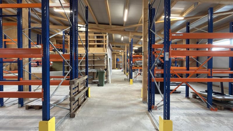 Spazio commerciale attraente a Niederbipp con collegamento stradale ottimale e vicinanza alla stazione (4)