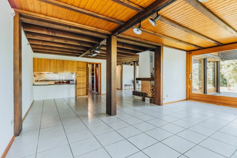 7.5-Zimmer-Wohnerlebnis mit Galerie, Lift und Pool am Waldrand (16)