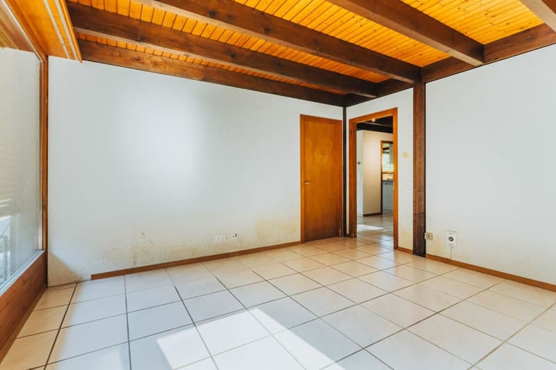 7.5-Zimmer-Wohnerlebnis mit Galerie, Lift und Pool am Waldrand (20)
