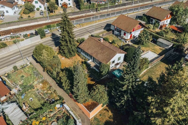 6-Zimmer-Einfamilienhaus mit Garten und vielseitigem Gestaltungspotenzial (3)