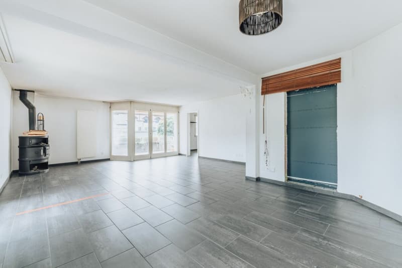 Helle 4.5 Zimmer Eigentumswohnung mit gedecktem Balkon (11)