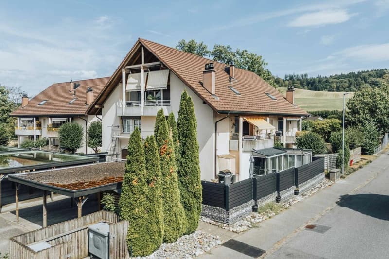 Helle 4.5 Zimmer Eigentumswohnung mit gedecktem Balkon (2)