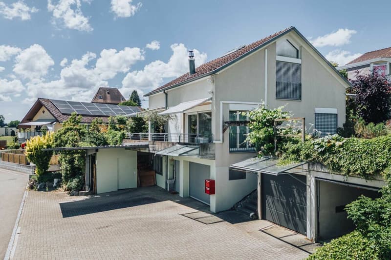 Bijou mit Top Ausbaustandart: 5.5 Zimmer Einfamilienhaus (2)