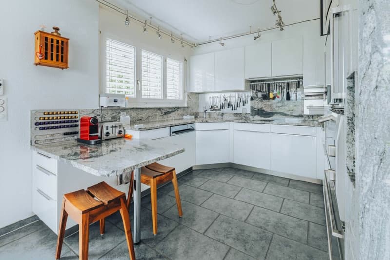 Bijou mit Top Ausbaustandart: 5.5 Zimmer Einfamilienhaus (9)
