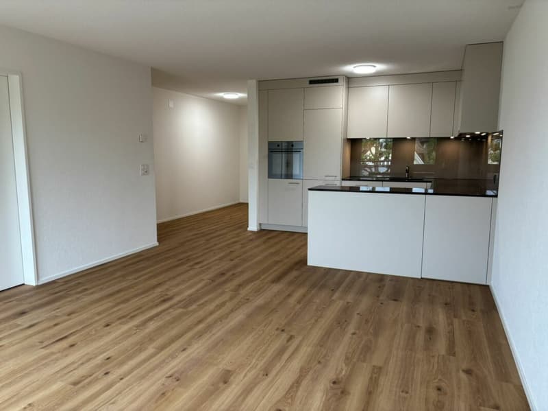 Teilsanierte 2½-Zimmerwohnung für Personen ab 60 Jahren (2)