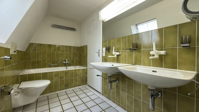 Wohnen und Arbeiten unter einem Dach: Grosszügige 11.5-Zimmer-Liegenschaft in Langenthal (12)