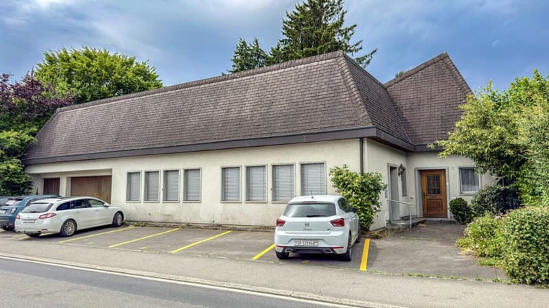 Wohnen und Arbeiten unter einem Dach: Grosszügige 11.5-Zimmer-Liegenschaft in Langenthal (2)