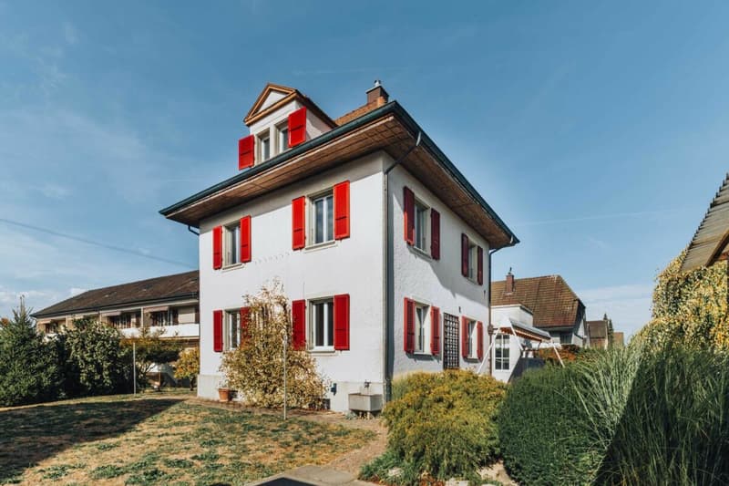 7-Zimmer Einfamilienhaus mit Garten und viel Gestaltungsspielraum (3)