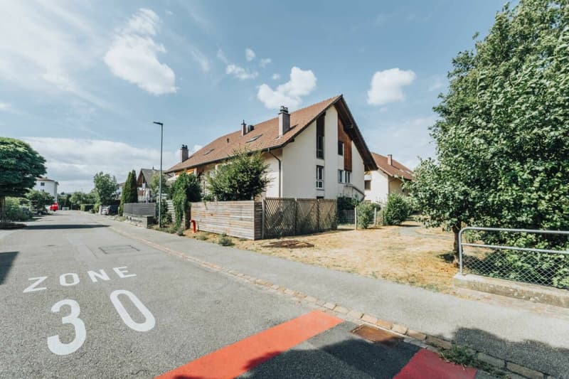 Helle 4.5 Zimmer Eigentumswohnung mit gedecktem Balkon (5)