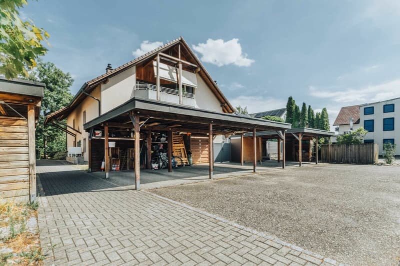 Helle 4.5 Zimmer Eigentumswohnung mit gedecktem Balkon (4)