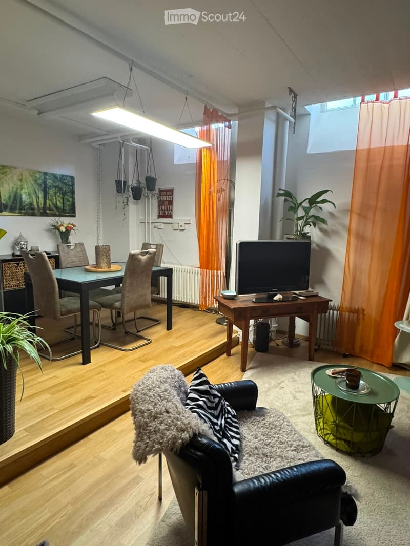 Ufficio/Spazio di vendita con magazzino (4)