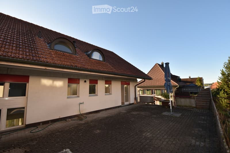 Appartamento di 4,5 locali con grande terrazza e grande balcone (3)