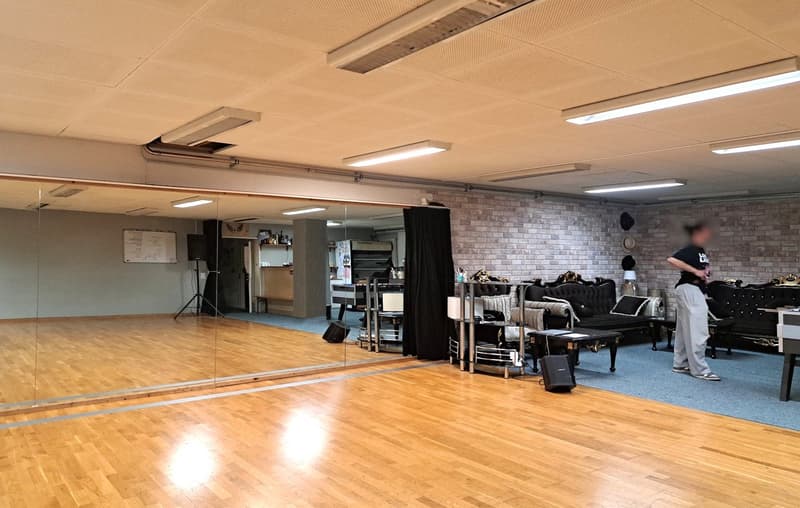 142 m² - Studio für Tanz, Sport oder Musik (4)