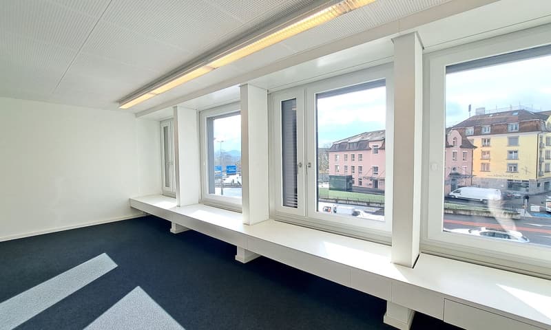 Attractive 41m² office space in central location (2)