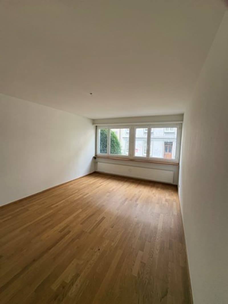 Helle 4-Zimmer-Wohnung mit Balkon in Basel – sofort verfügbar! (1)