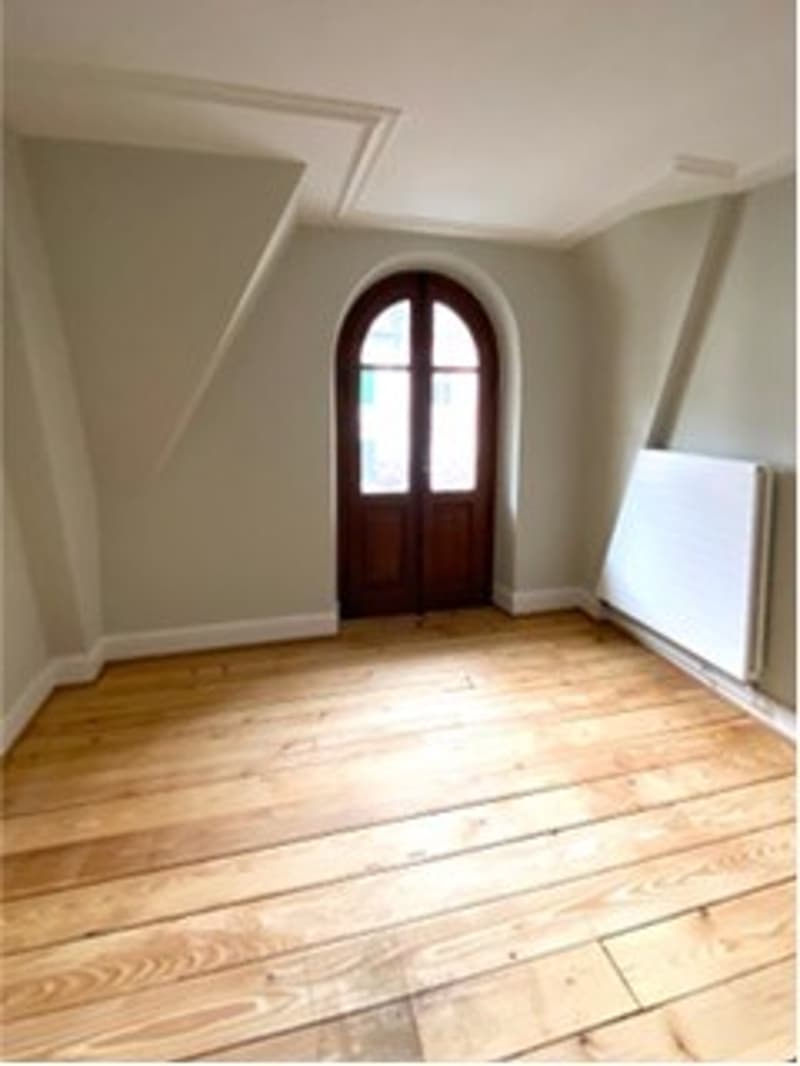 Charming 6-room maisonette apartment in a renovated old building (10)