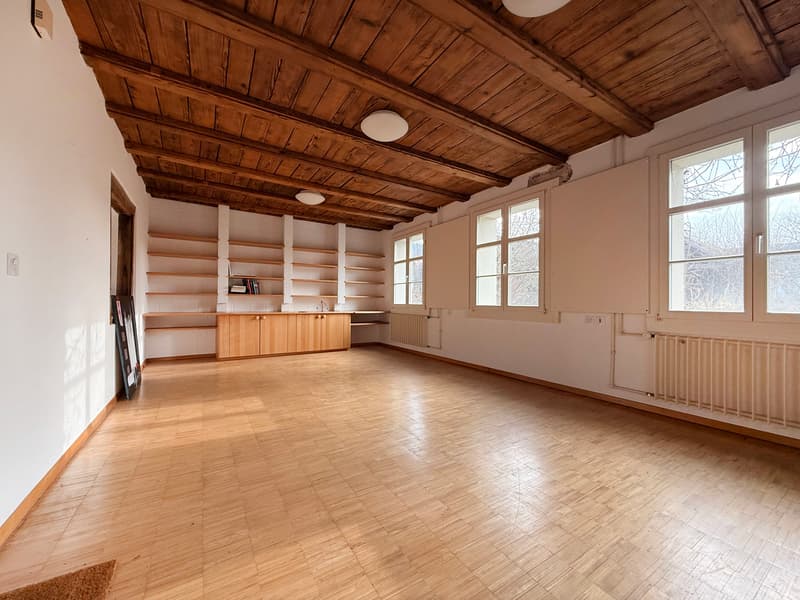 HISTORIC RESIDENTIAL HOUSE WITH RENOVATION/NEW BUILDING POTENTIAL IN THE HEART OF RODERSDORF (8)