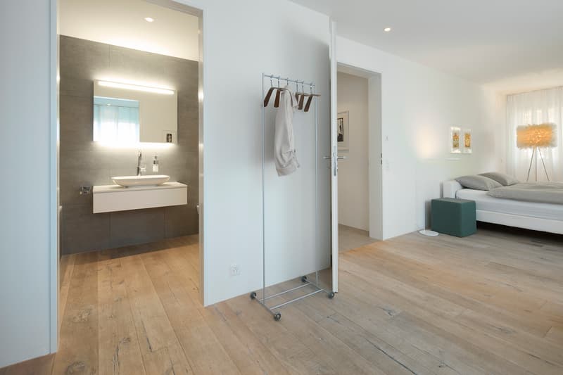 Bad mit Masterbedroom