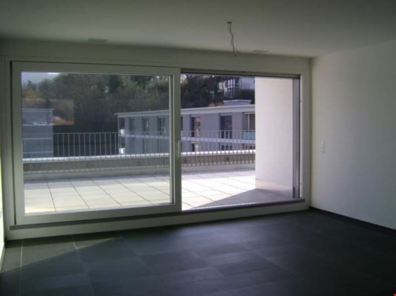 Appartement en attique moderne et ensoleillé de 3,5 pièces avec grande terrasse (6)