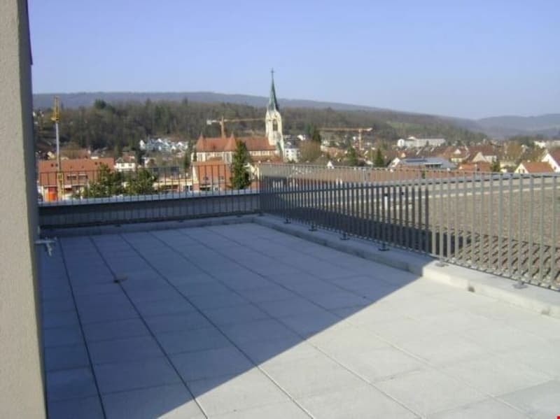 Appartement en attique moderne et ensoleillé de 3,5 pièces avec grande terrasse (3)