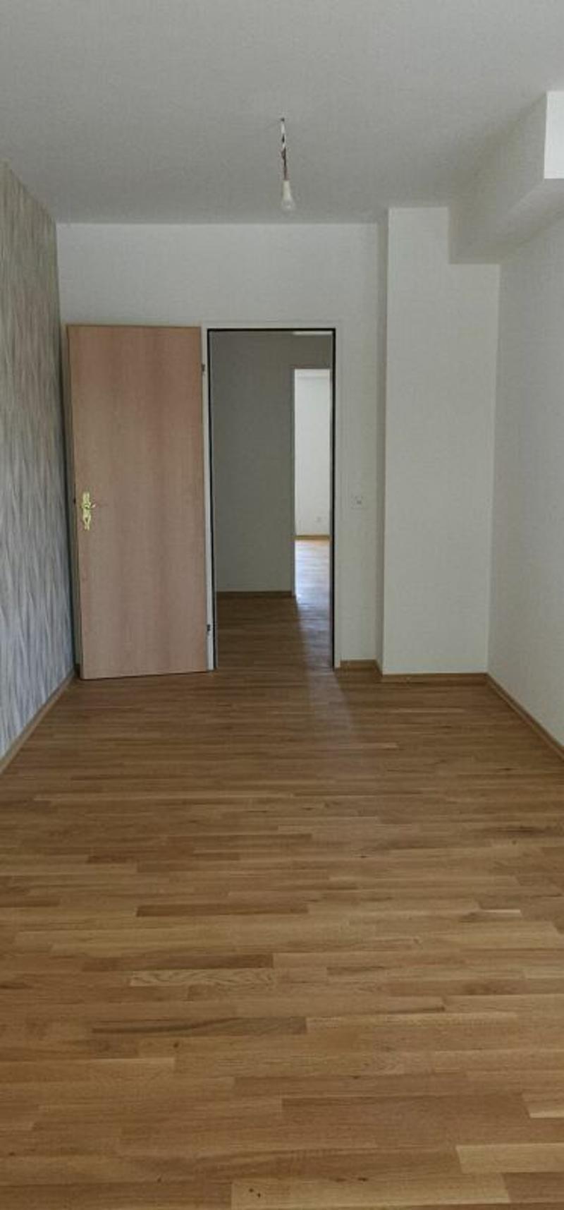 Sanierte 4-Zimmerwohnung an gut angebundener Lage (7)