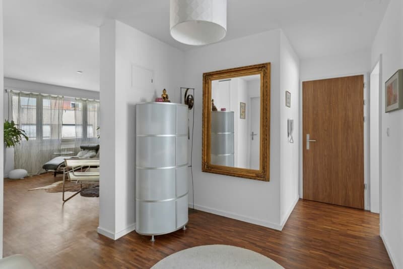 Habiter calmement au Bruderholz - appartement 4 pièces moderne avec parking souterrain (12)