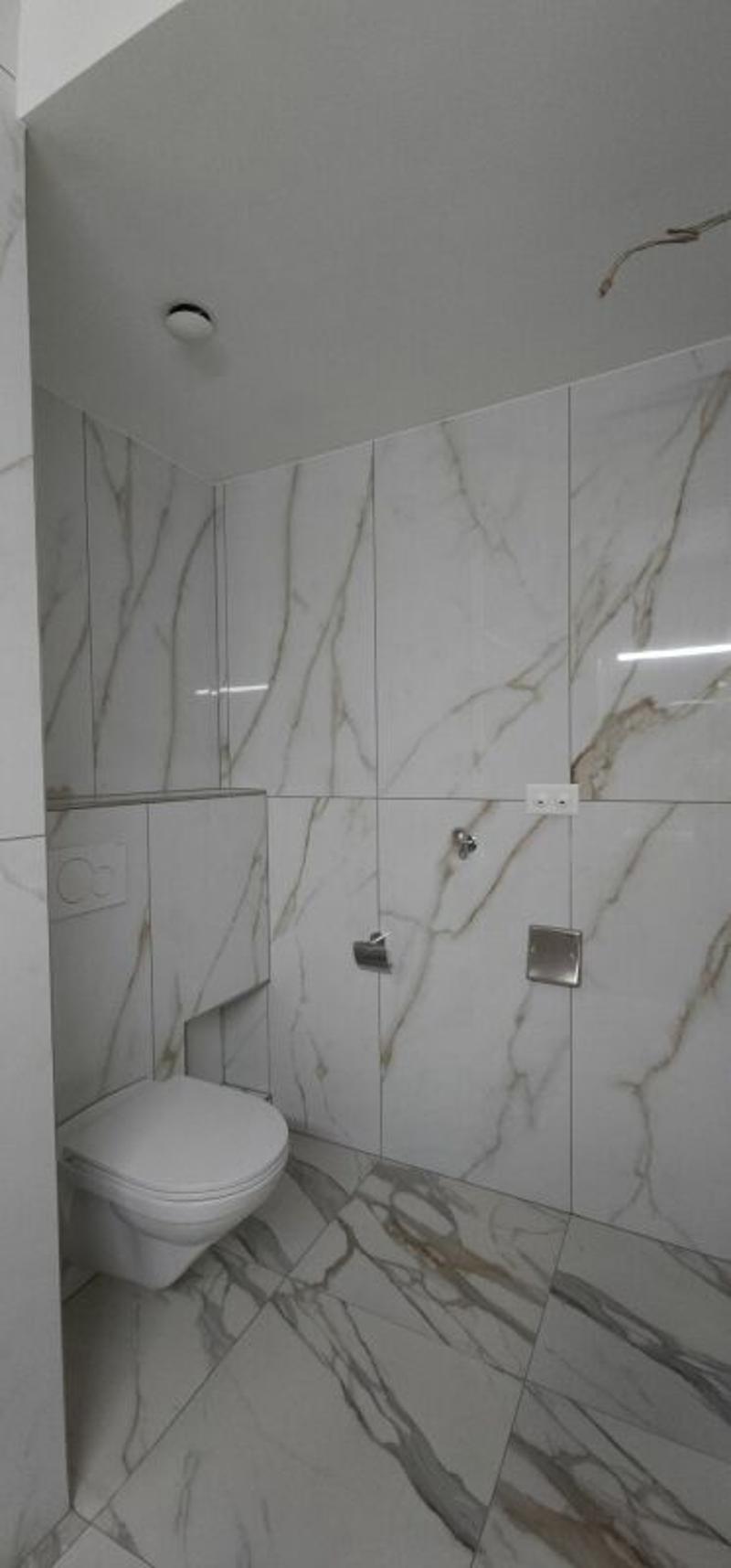 Renovated 5-room apartment in a well-connected location (13)