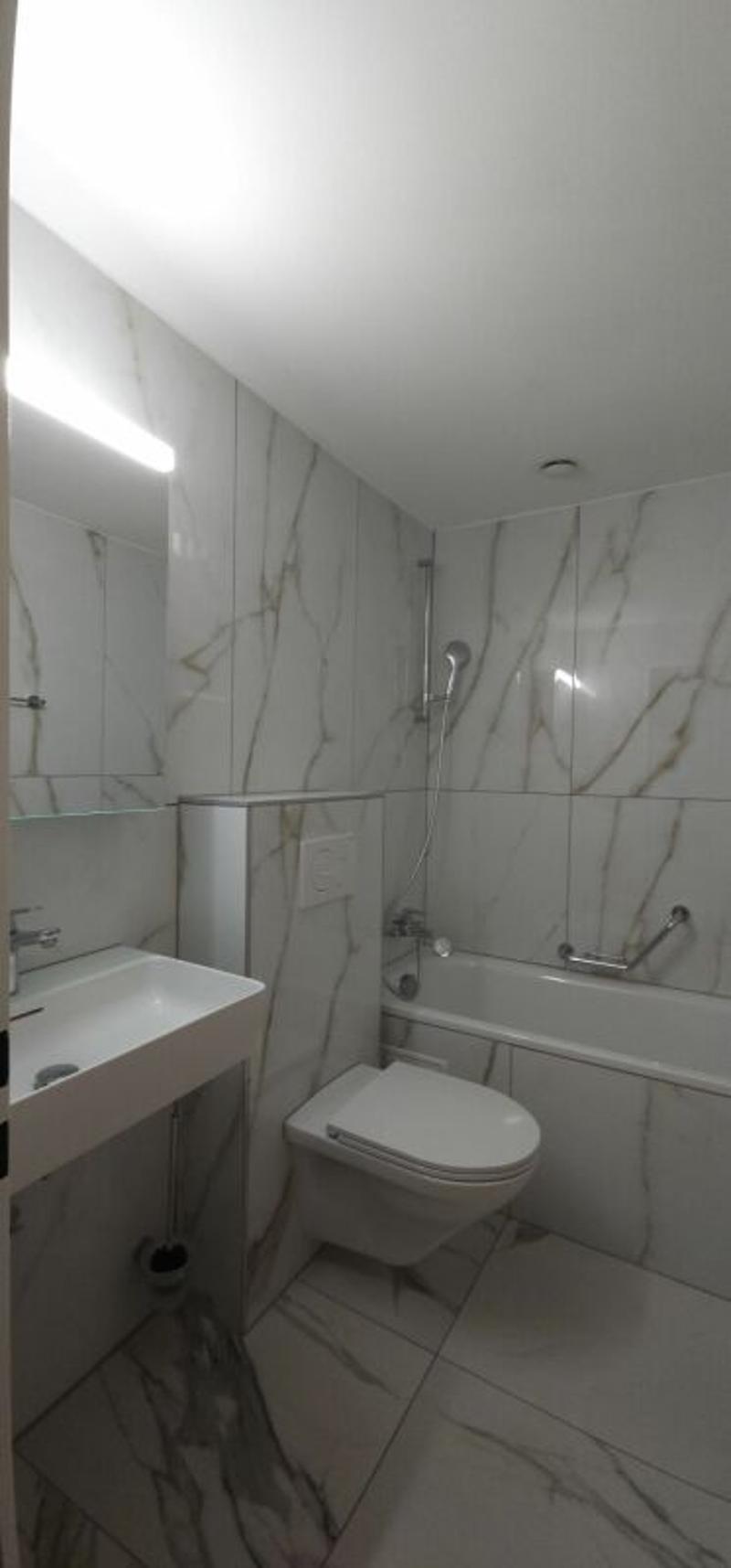 Renovated 5-room apartment in a well-connected location (11)