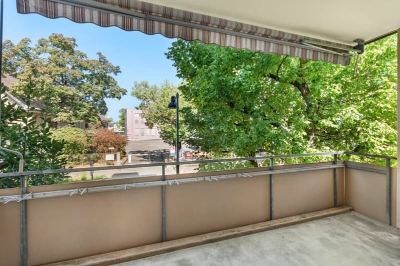Balkon auf Schulstrasse